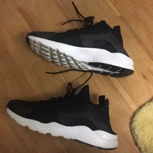 Air Nike Huaraches, Women's 9